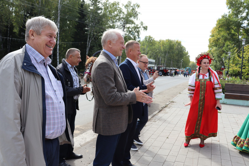 Фотография 1 из 5. 