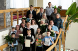 Изображение к новости 'Депутаты наградили самые читающие семьи'. 